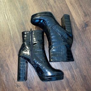 High heel boots